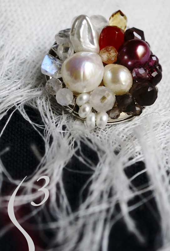 アコヤ真珠と淡水パールのミックスブローチ